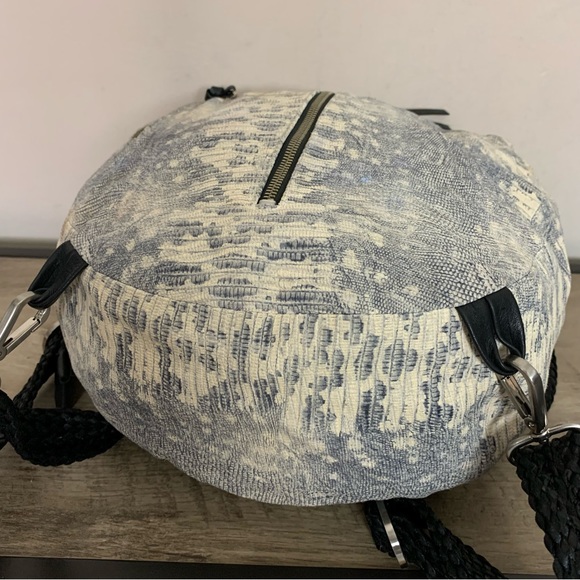 DANIELLA LEHAVI Gray White SNAKESKIN Embossed TEXTURED Backpack DESIGNER PURSE - Picture 5 of 6